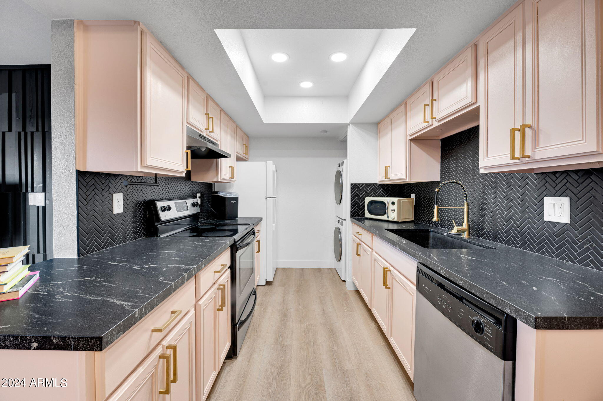 740 W ELM Street # 125