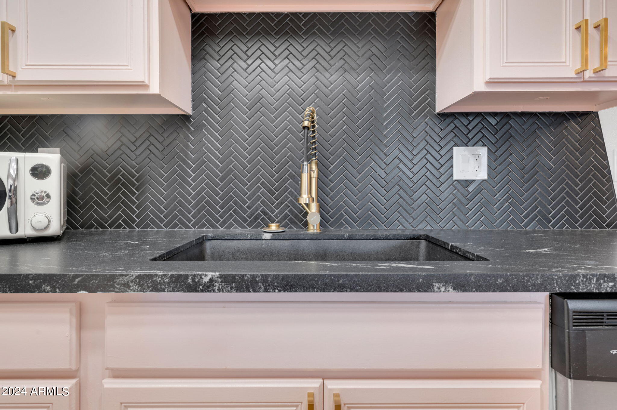 740 W ELM Street # 125