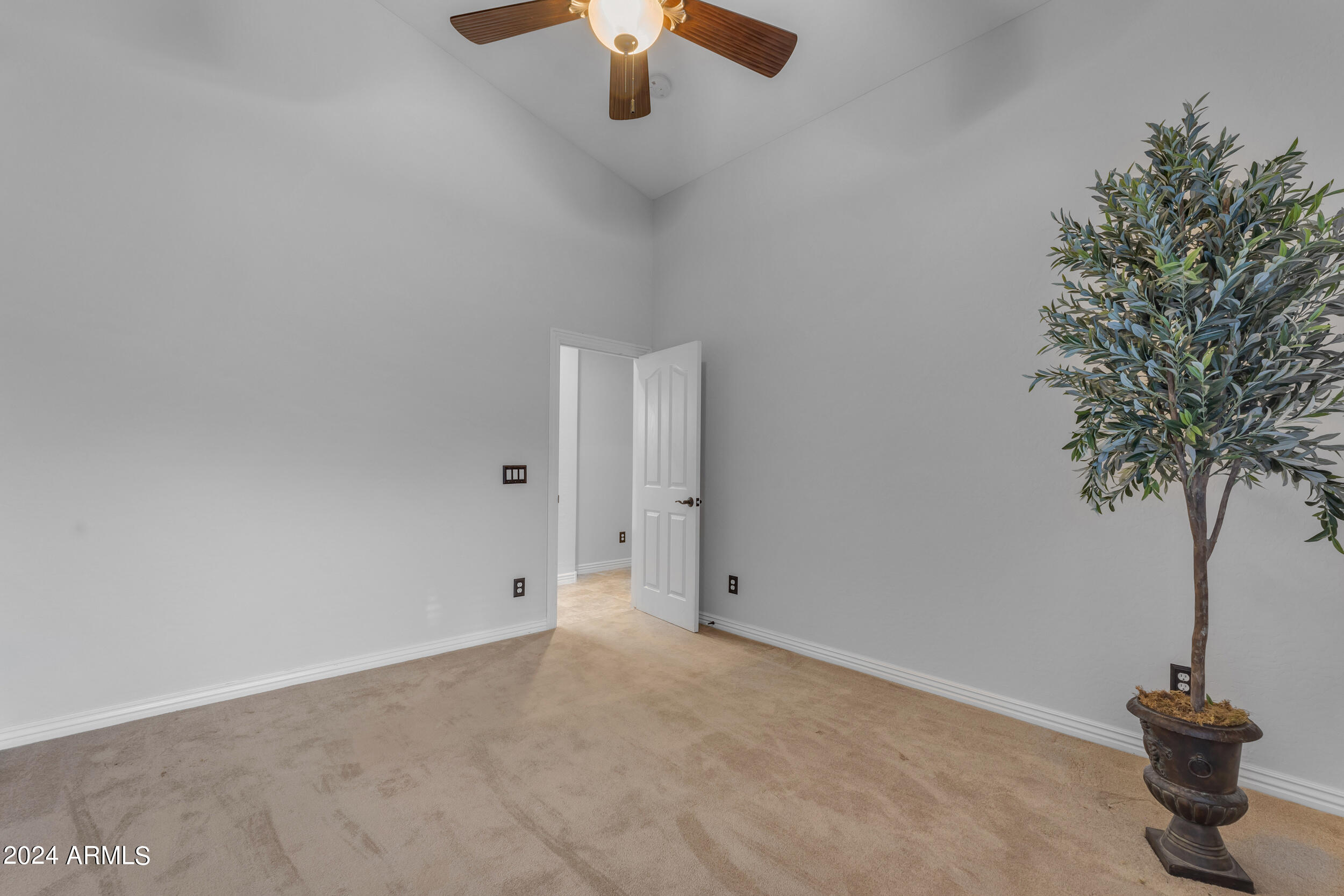 9555 W Running Deer Trail