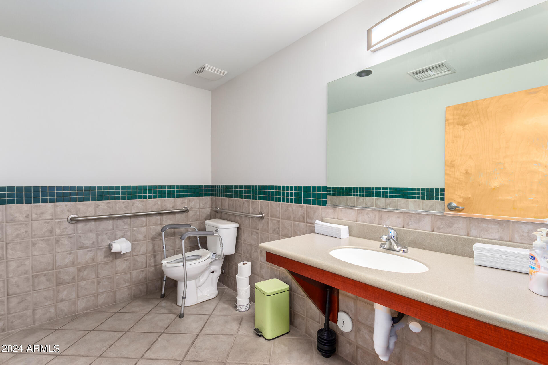 14001 N 7TH Street # E110