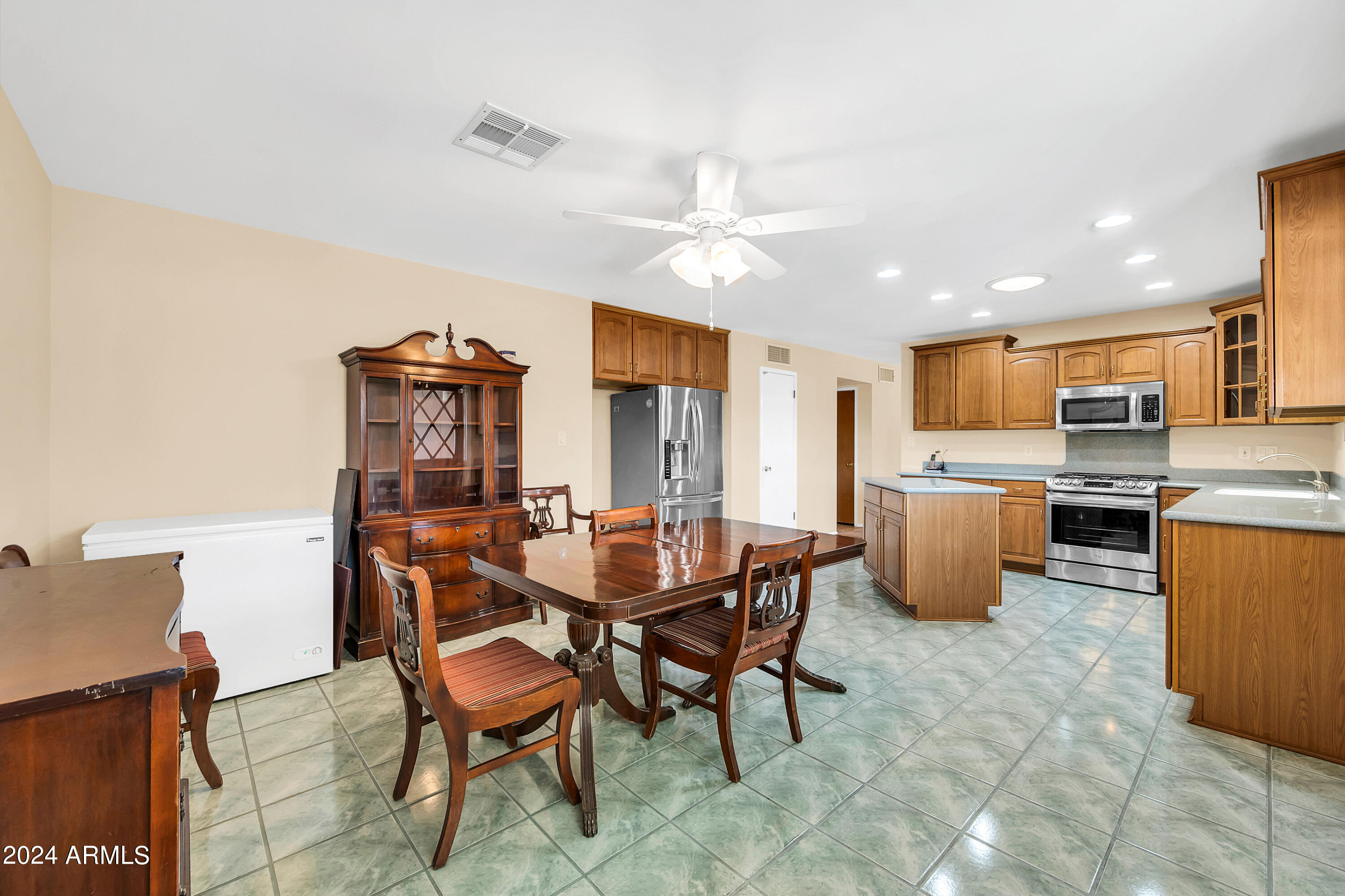 4109 W EL CAMINITO Drive