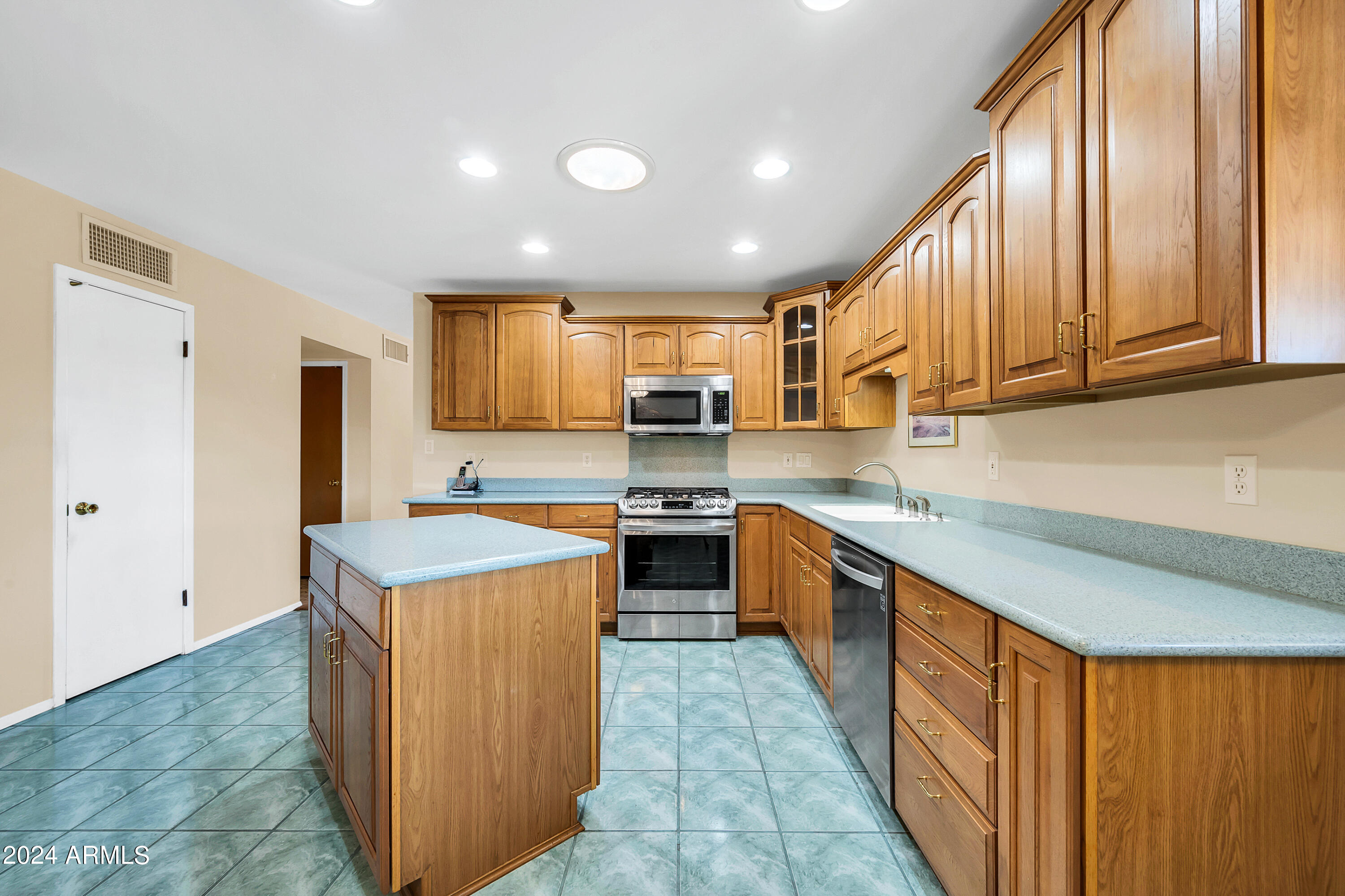 4109 W EL CAMINITO Drive