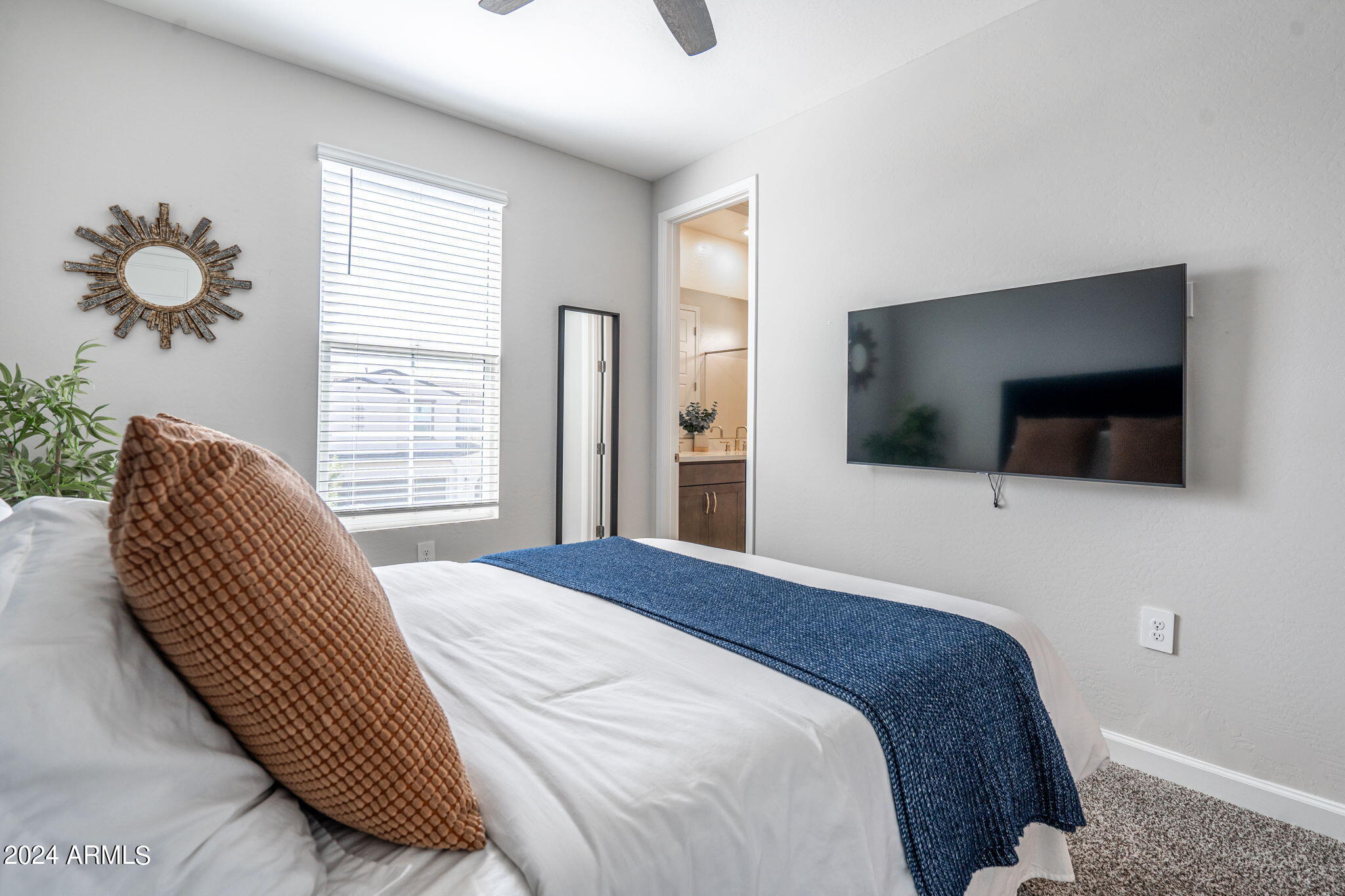 4858 E SHADY GLEN Avenue