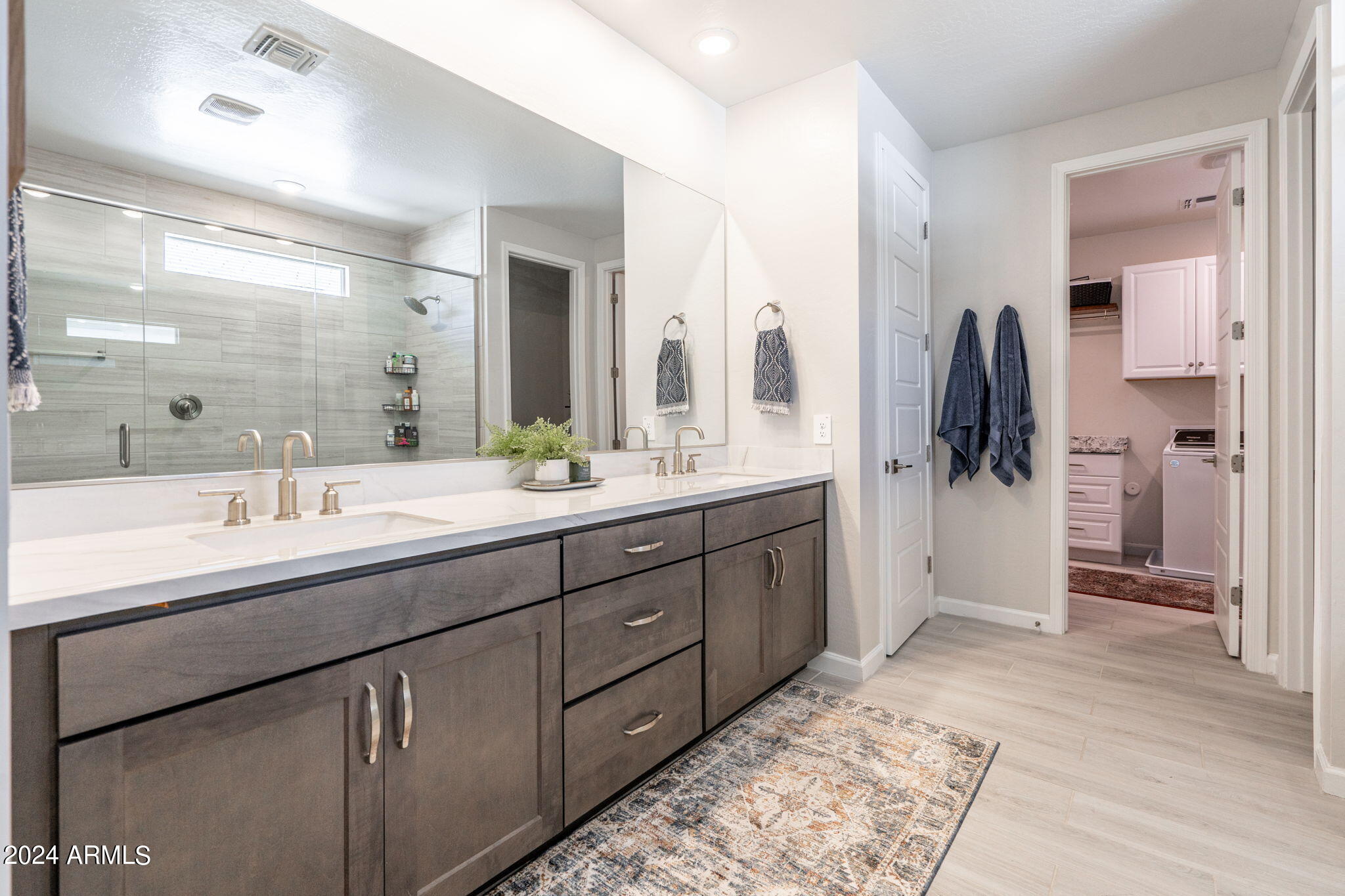 4858 E SHADY GLEN Avenue