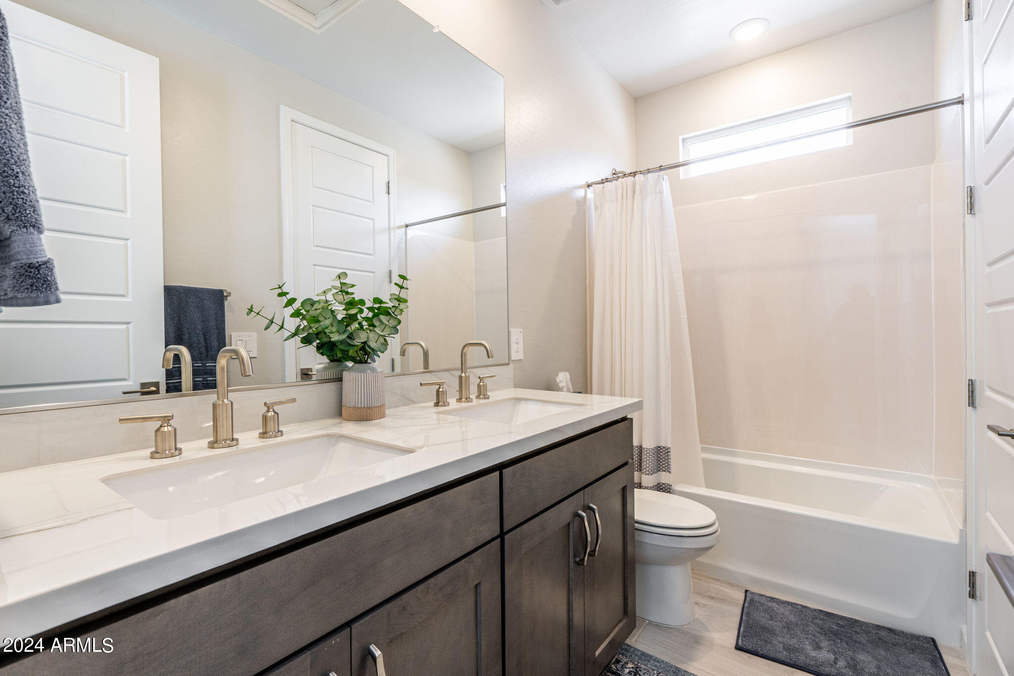 4858 E SHADY GLEN Avenue