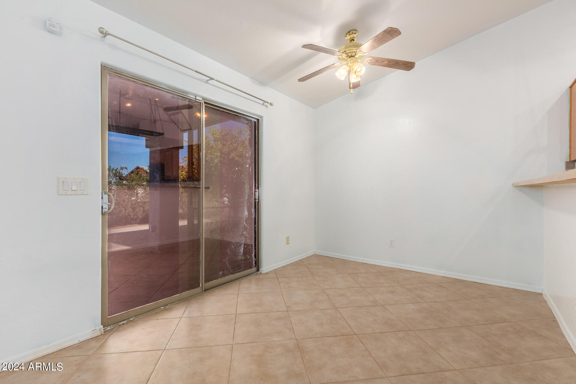 11802 W OBREGON Drive