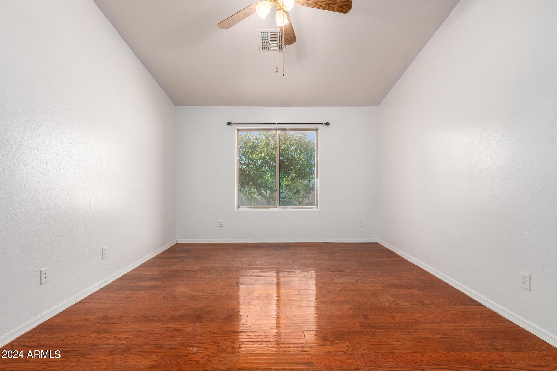 11802 W OBREGON Drive