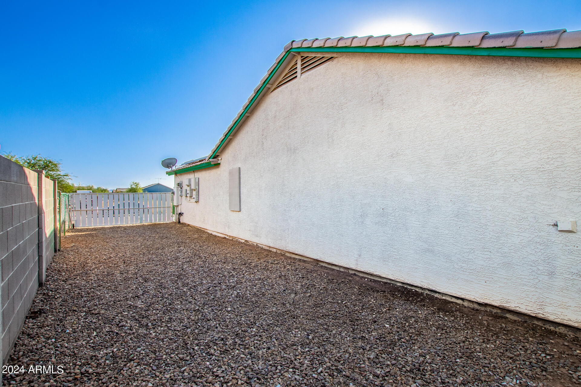 11802 W OBREGON Drive