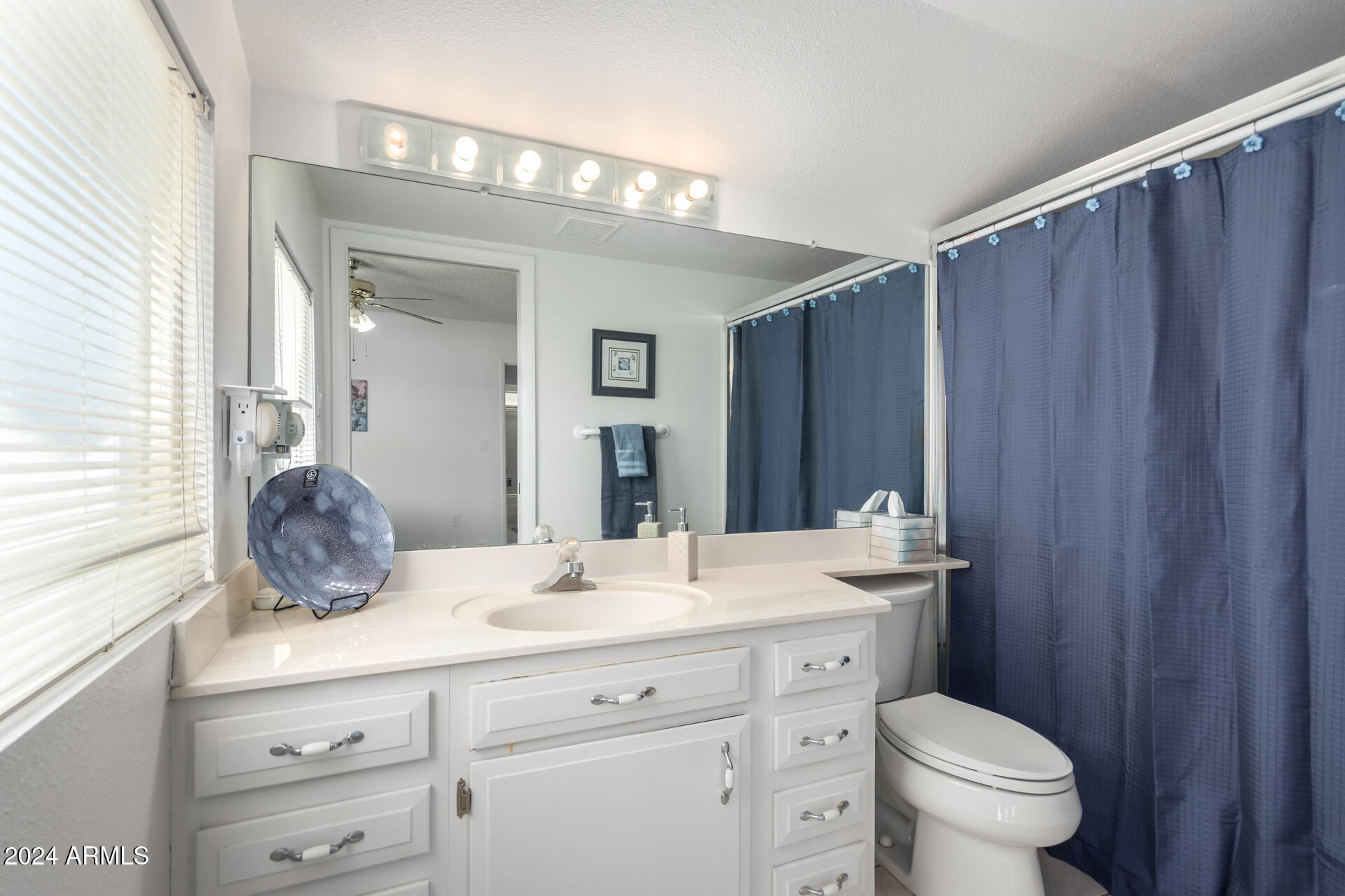 10046 W CONCORD Avenue