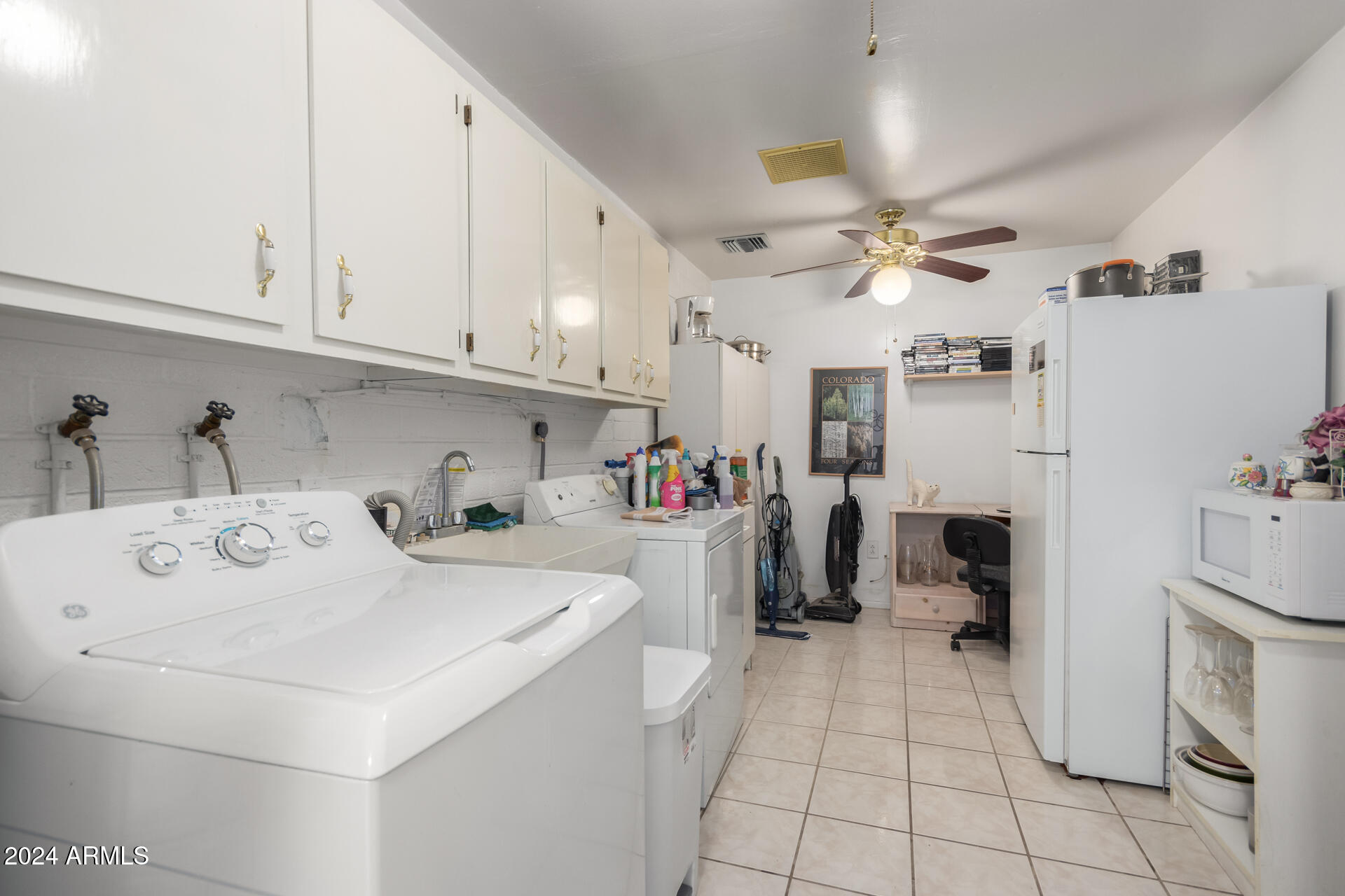 10046 W CONCORD Avenue