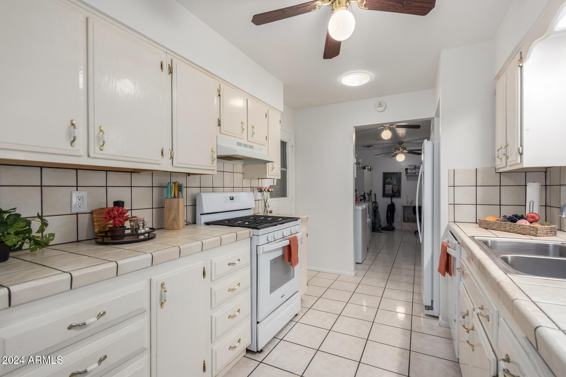 10046 W CONCORD Avenue