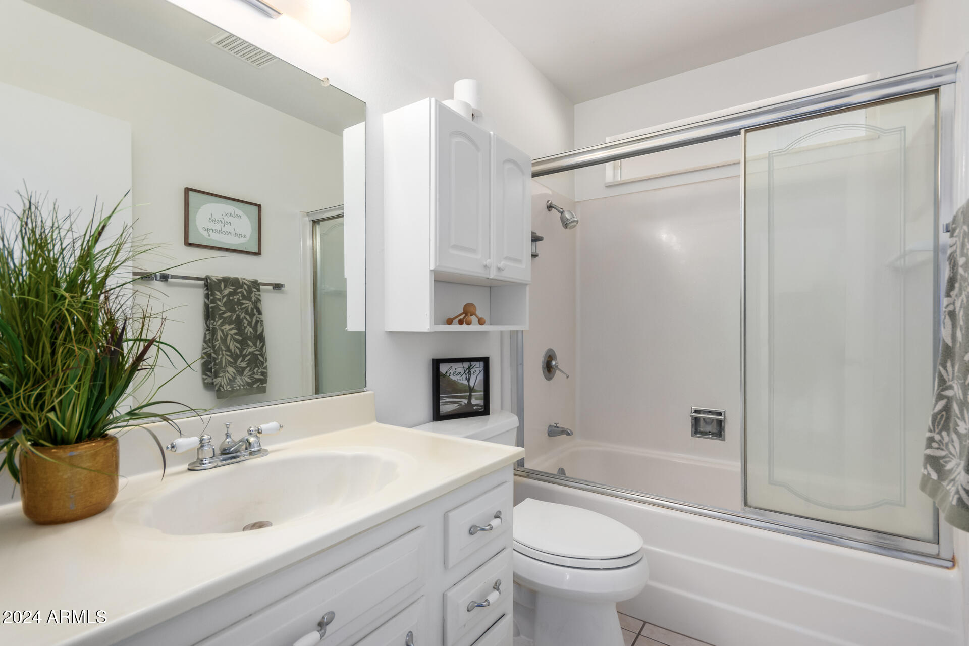 10046 W CONCORD Avenue