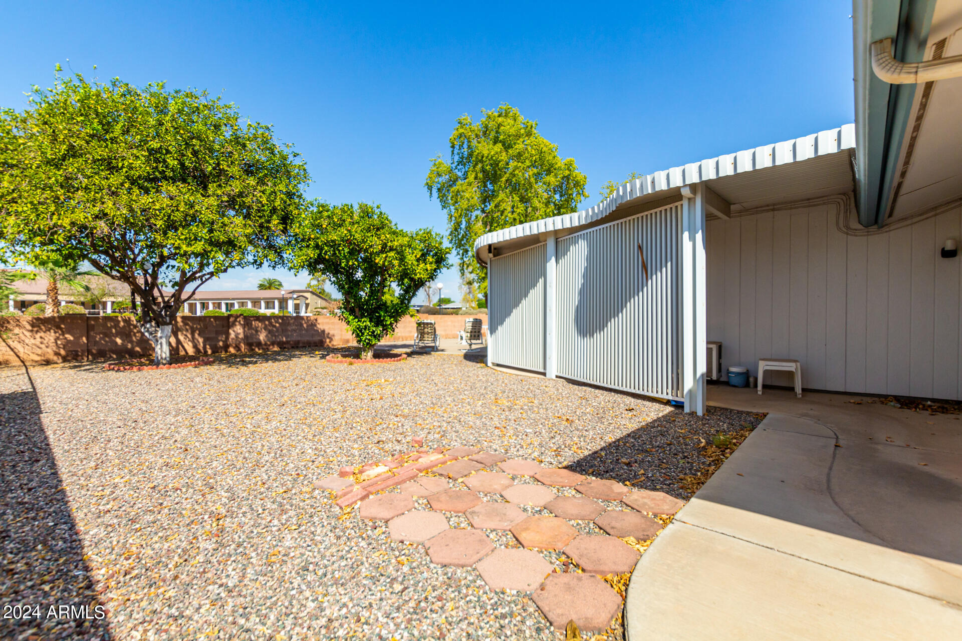 10046 W CONCORD Avenue