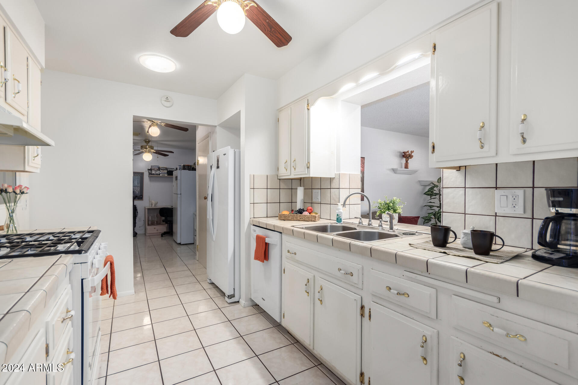 10046 W CONCORD Avenue