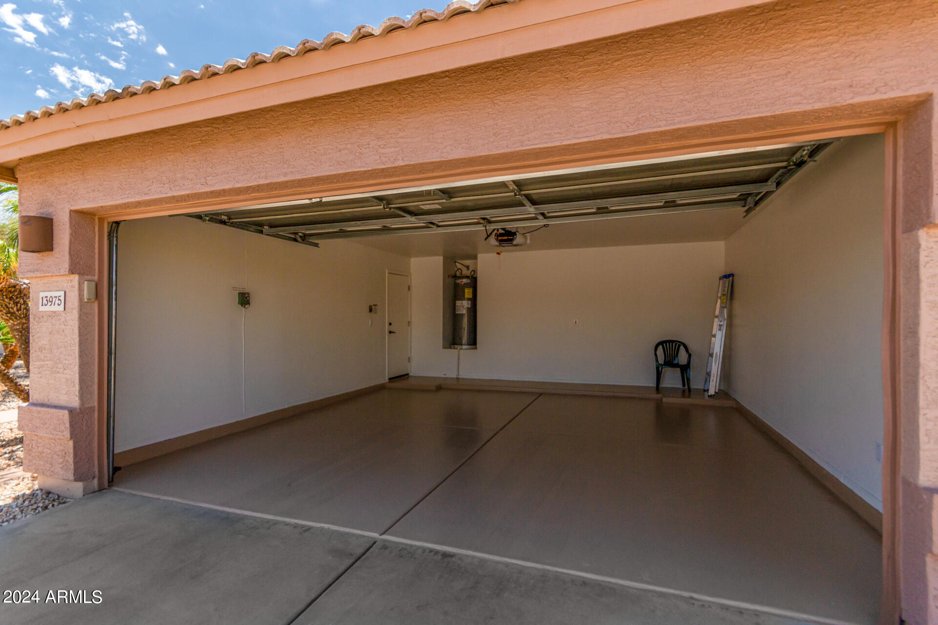 13975 W TWO GUNS Trail