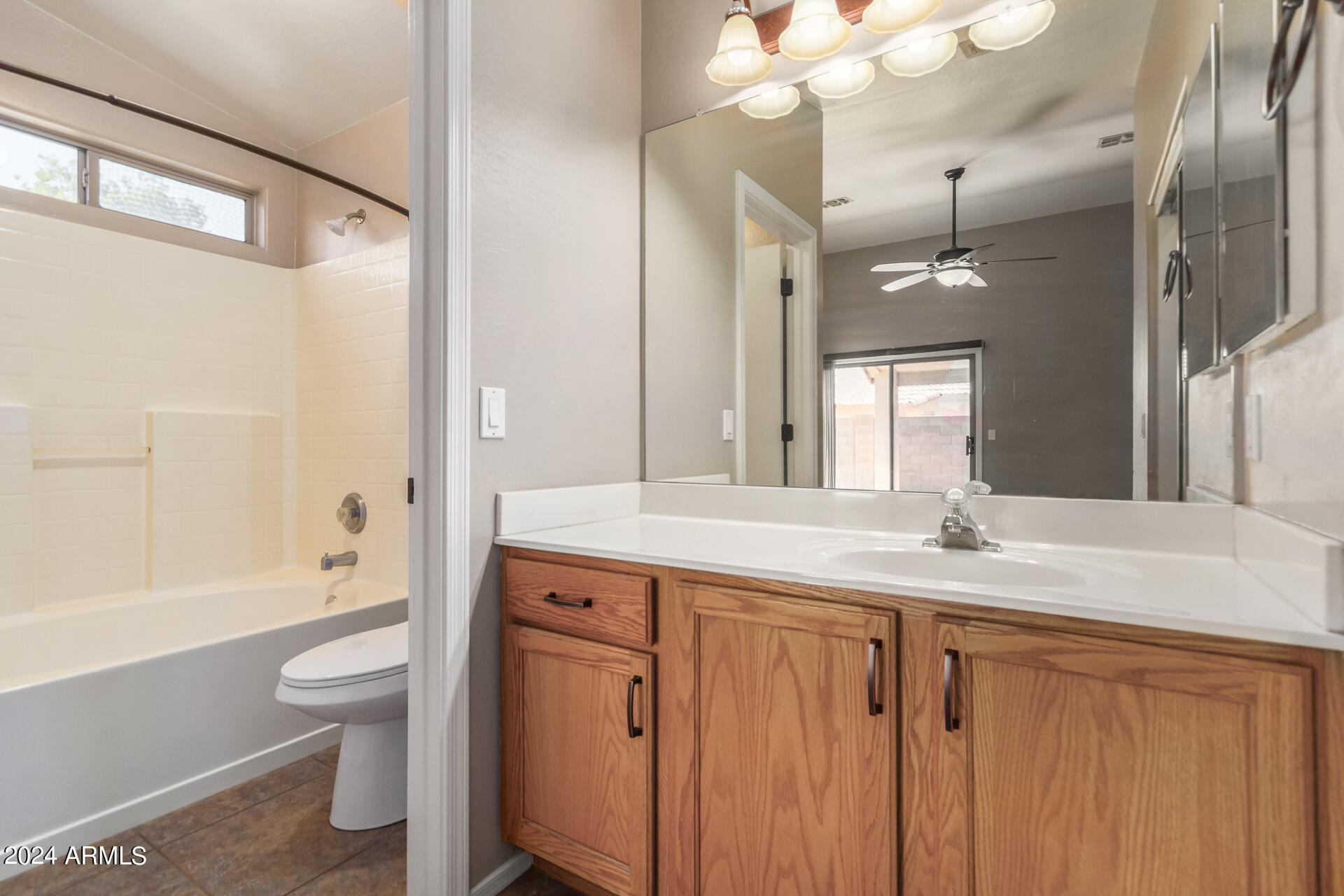 13975 W TWO GUNS Trail