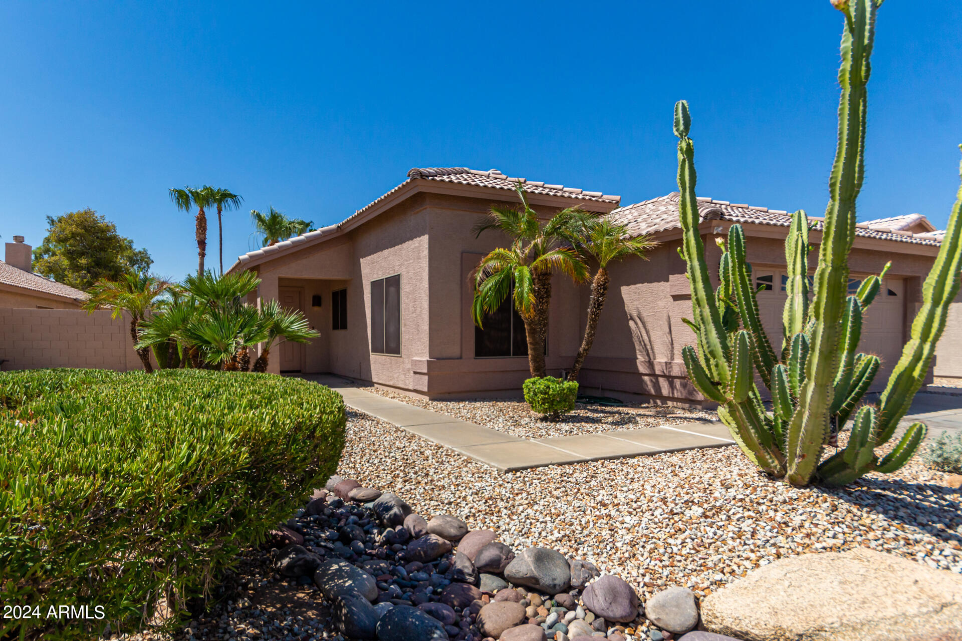 13975 W TWO GUNS Trail