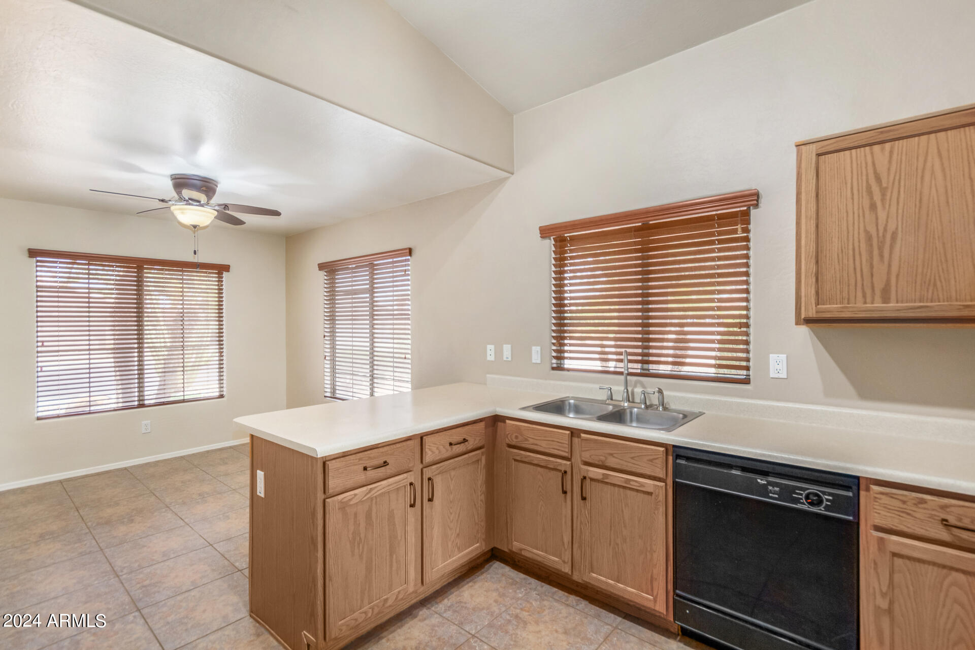 13975 W TWO GUNS Trail