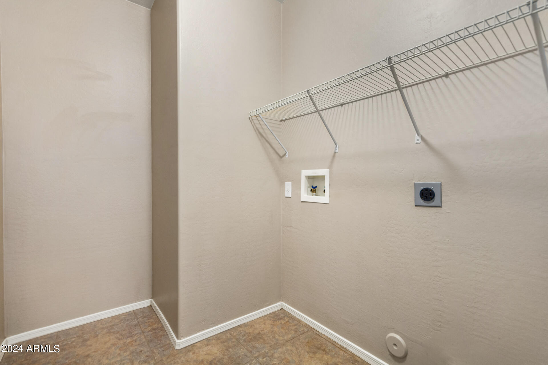 13975 W TWO GUNS Trail