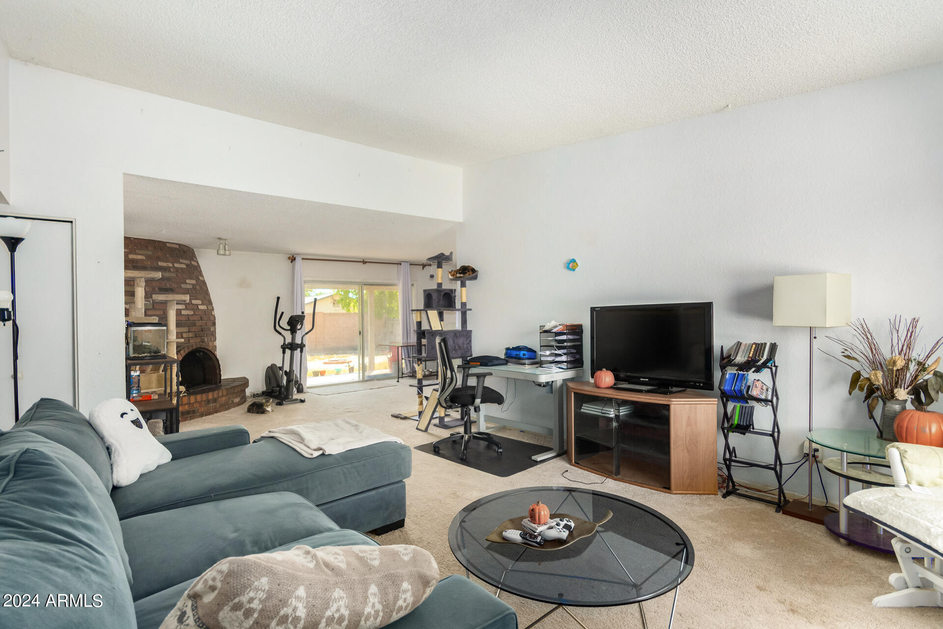 4949 E WINDROSE Drive