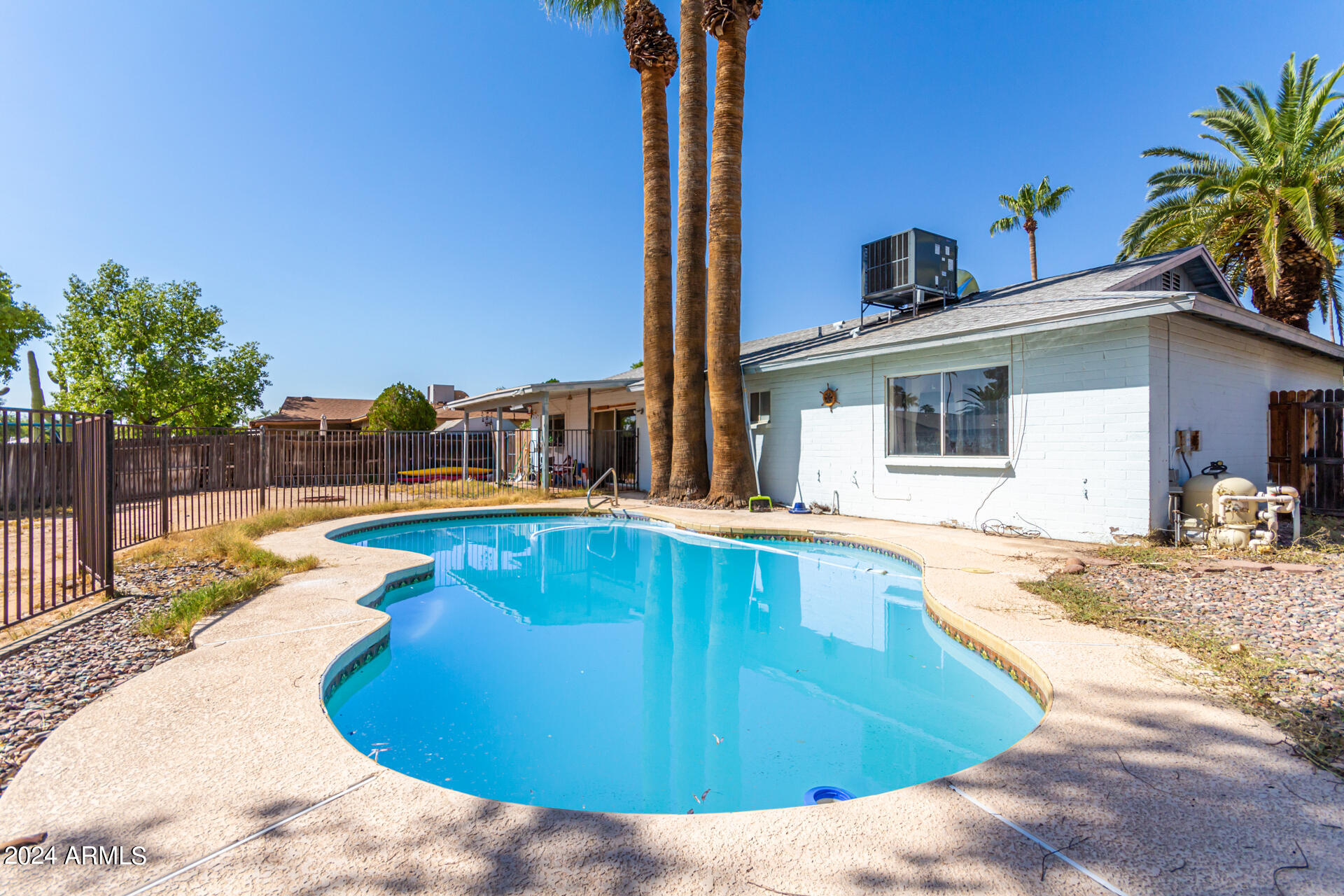4949 E WINDROSE Drive