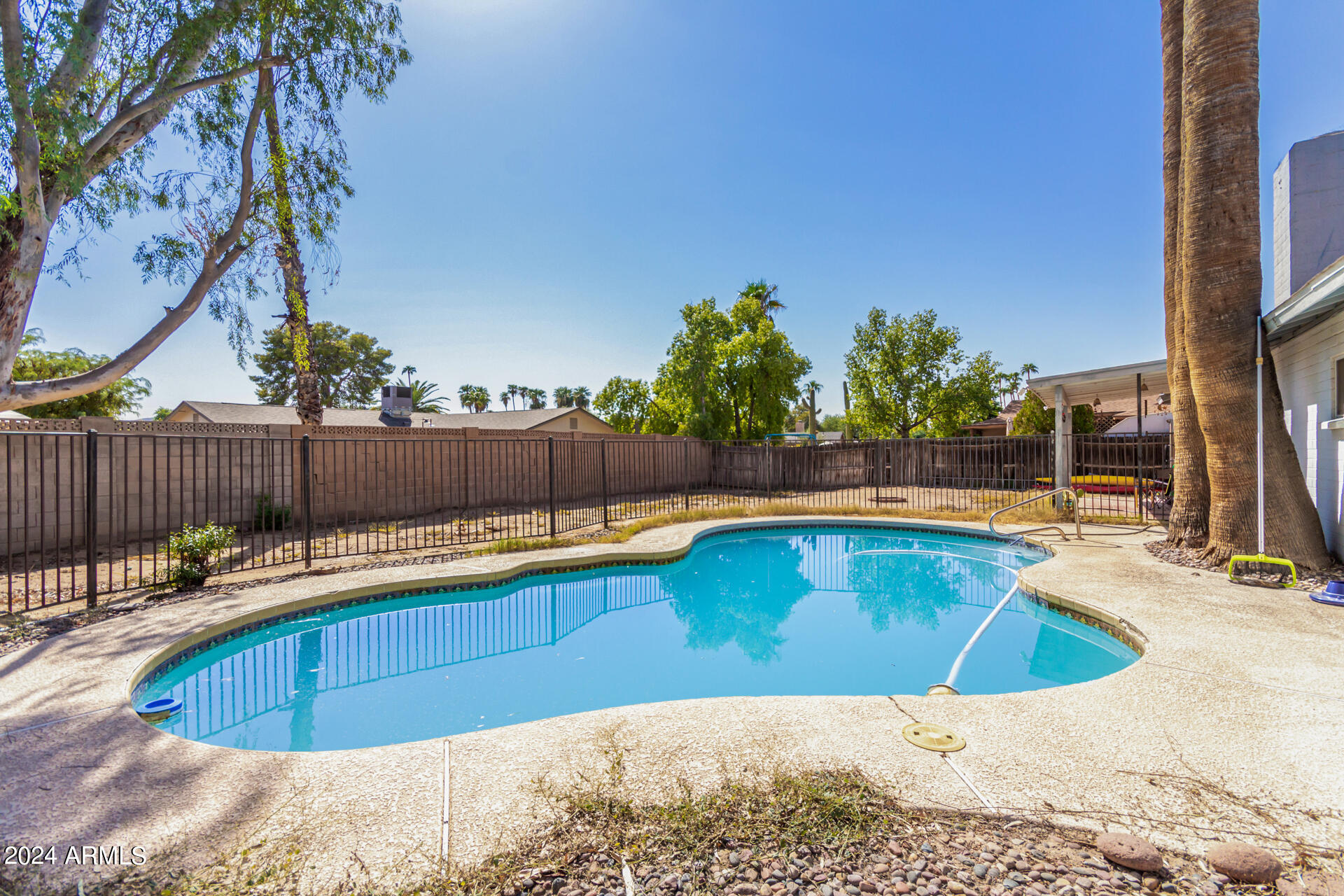 4949 E WINDROSE Drive