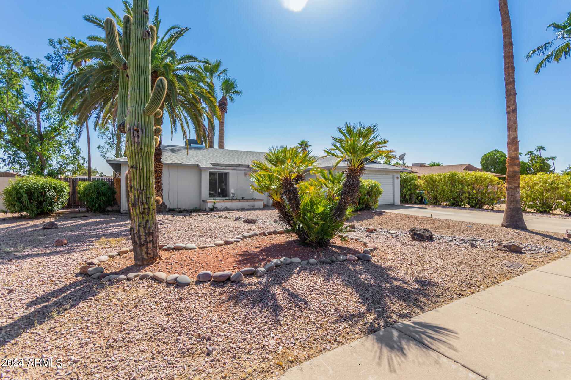 4949 E WINDROSE Drive