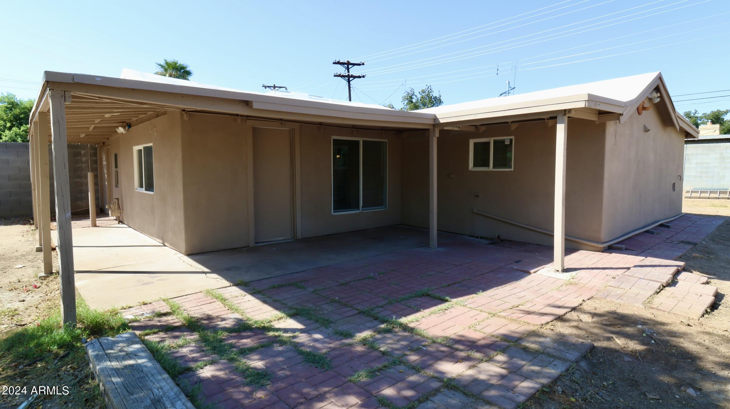 2632 W MORTEN Avenue