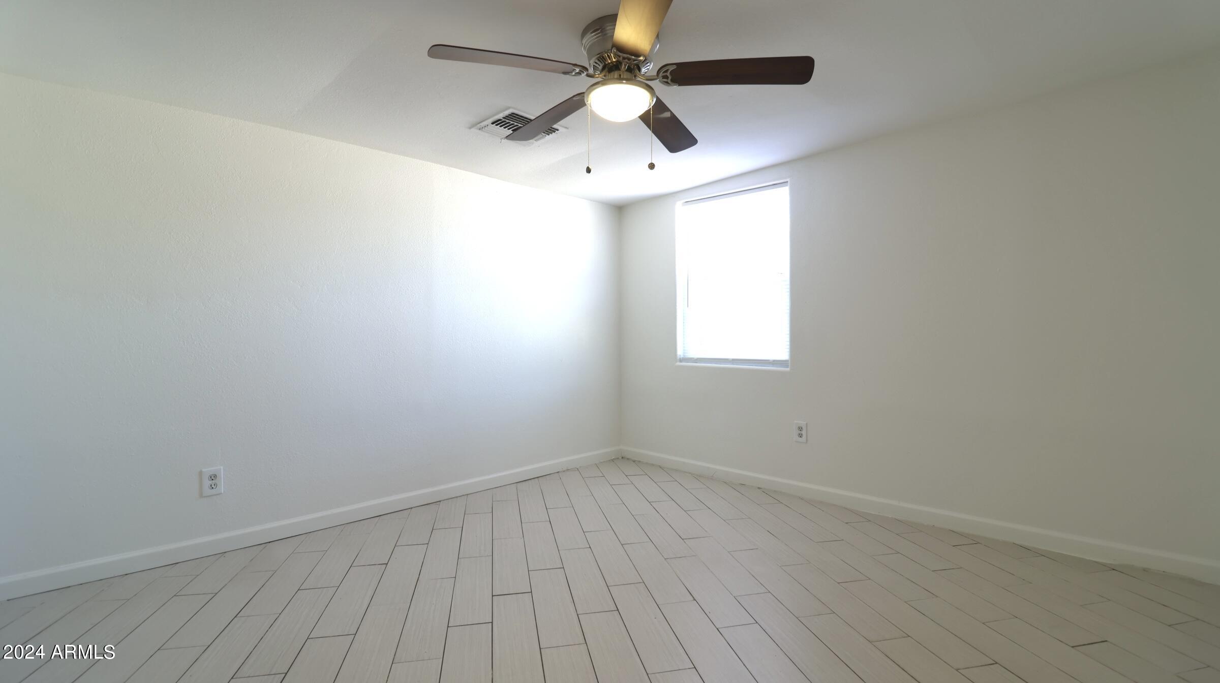 2632 W MORTEN Avenue