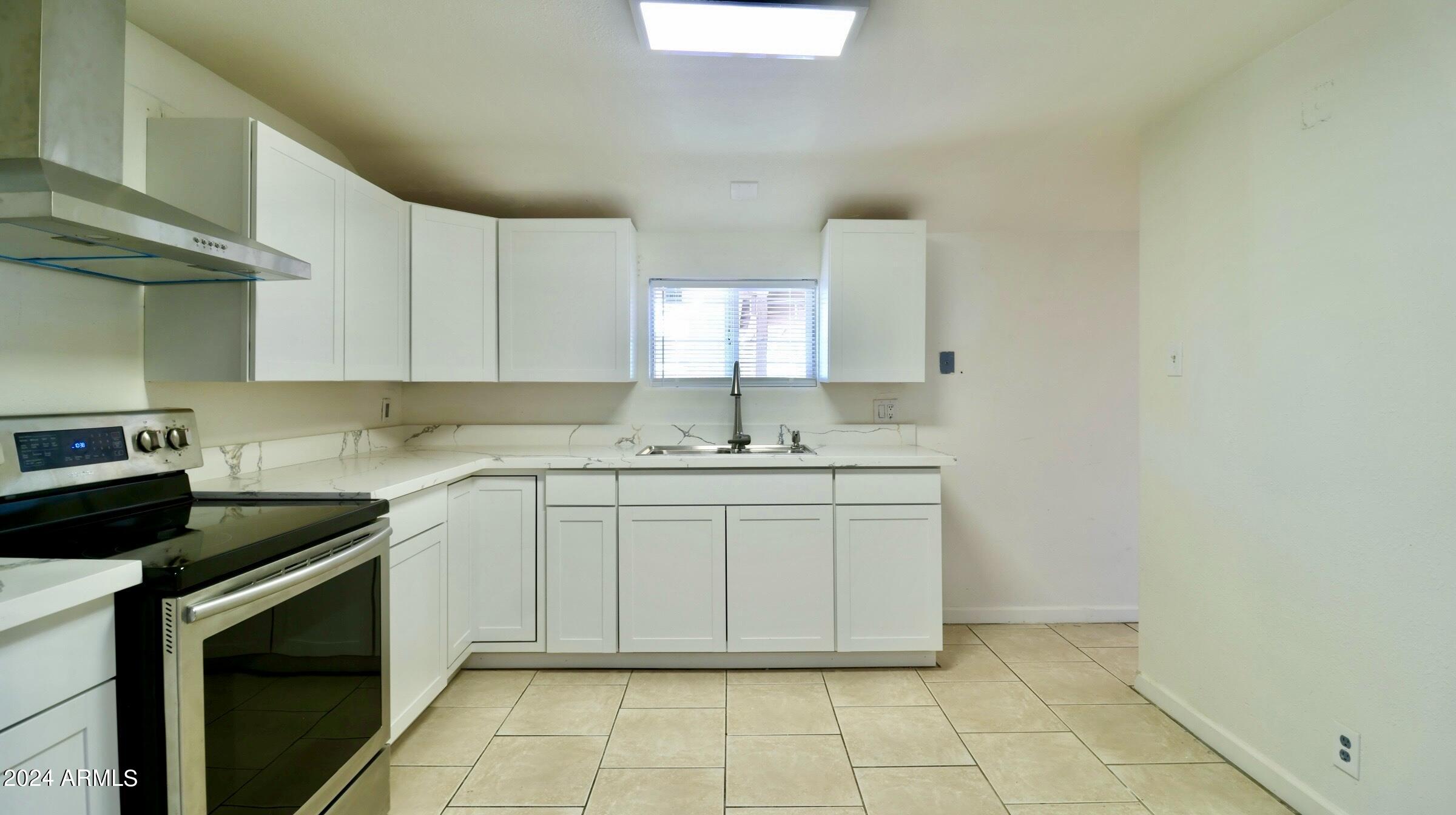 2632 W MORTEN Avenue