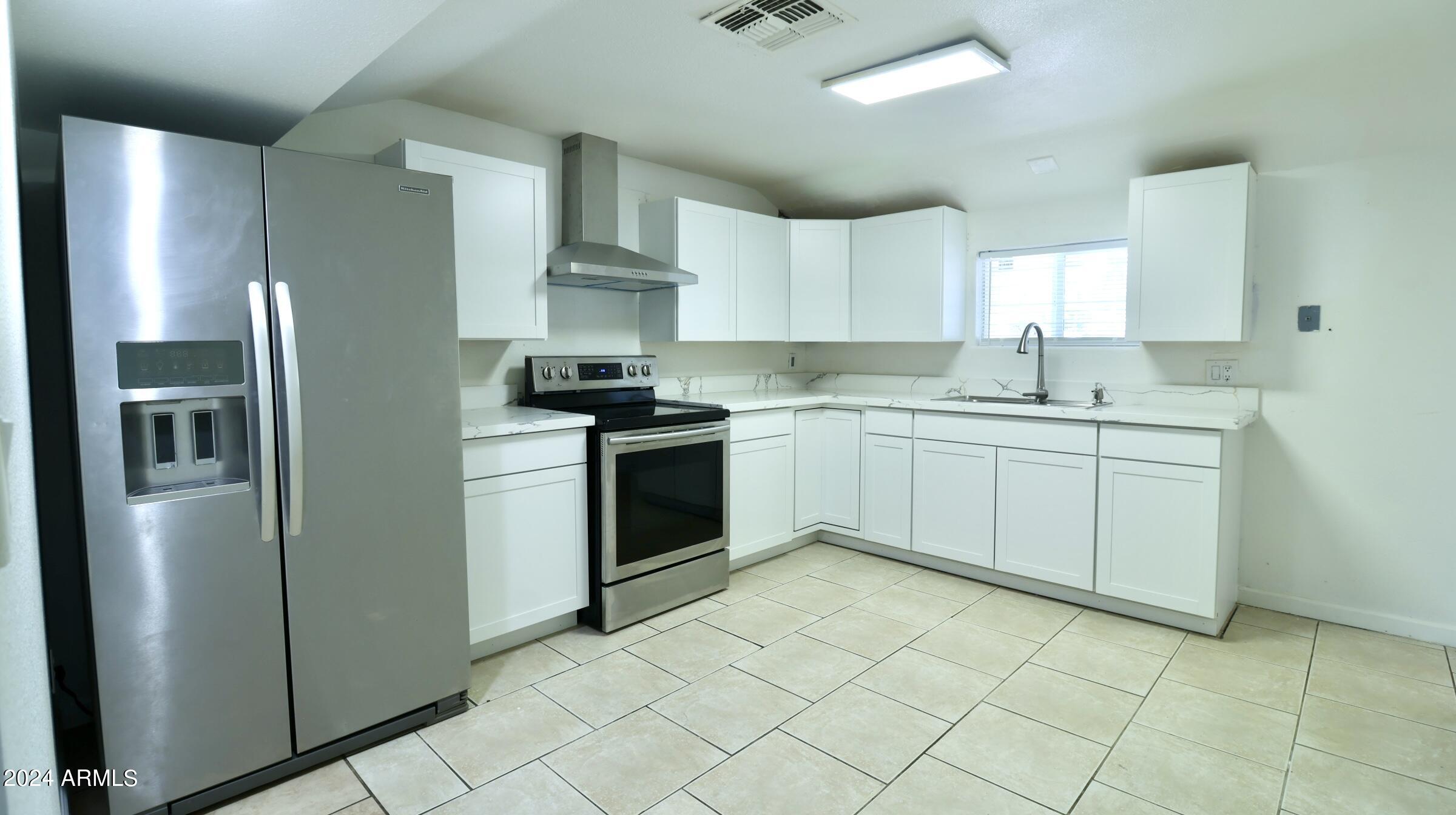 2632 W MORTEN Avenue