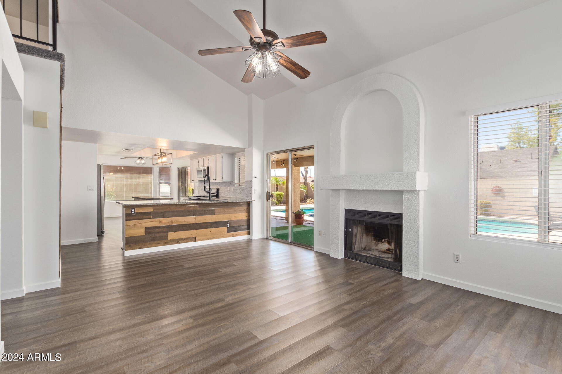 2726 N RICARDO --