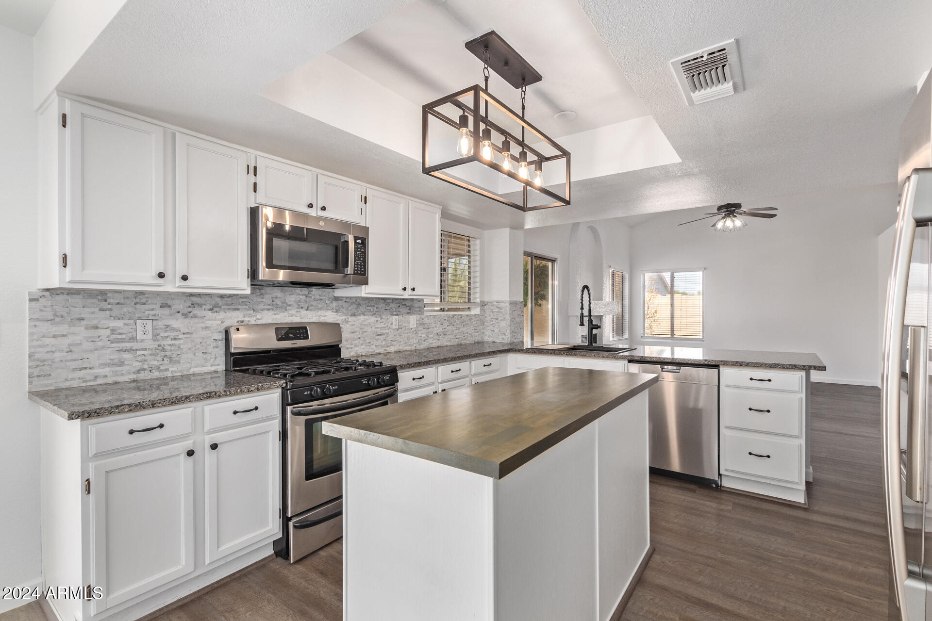 2726 N RICARDO --