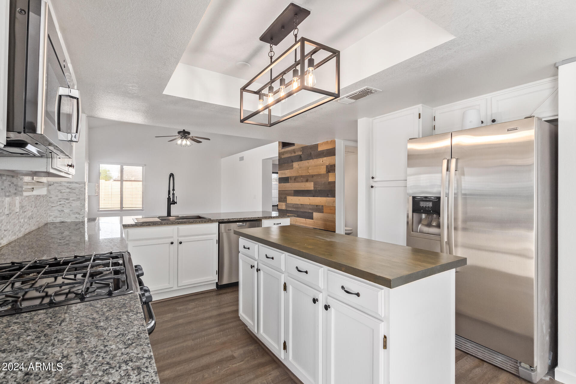 2726 N RICARDO --