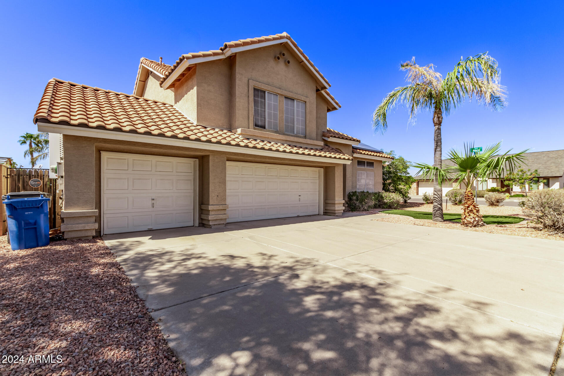 2726 N RICARDO --