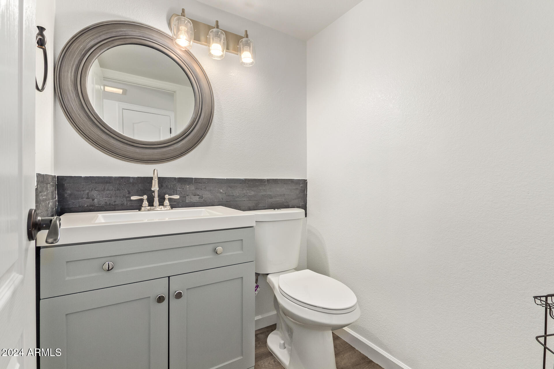 2726 N RICARDO --