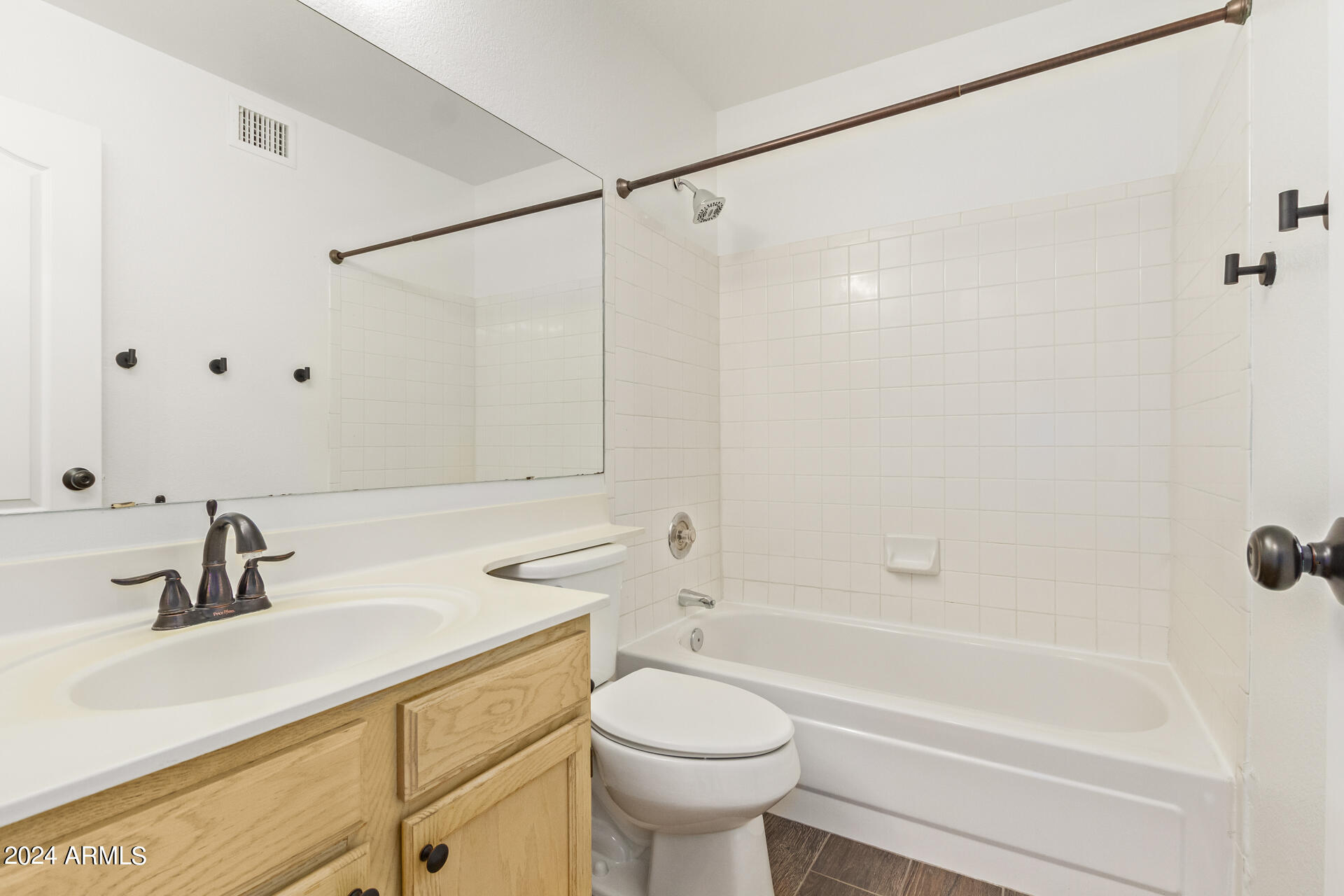 2726 N RICARDO --