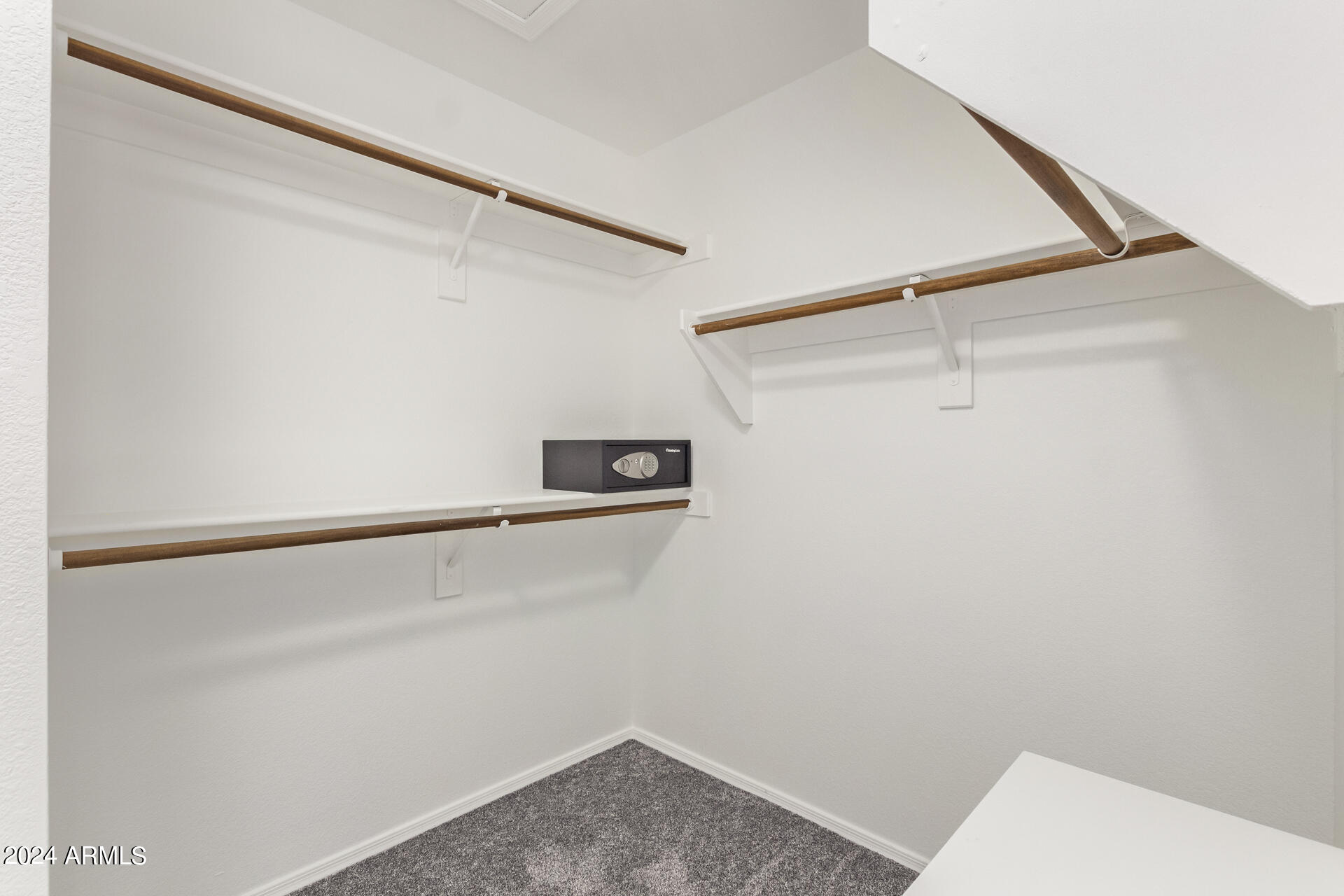 2726 N RICARDO --