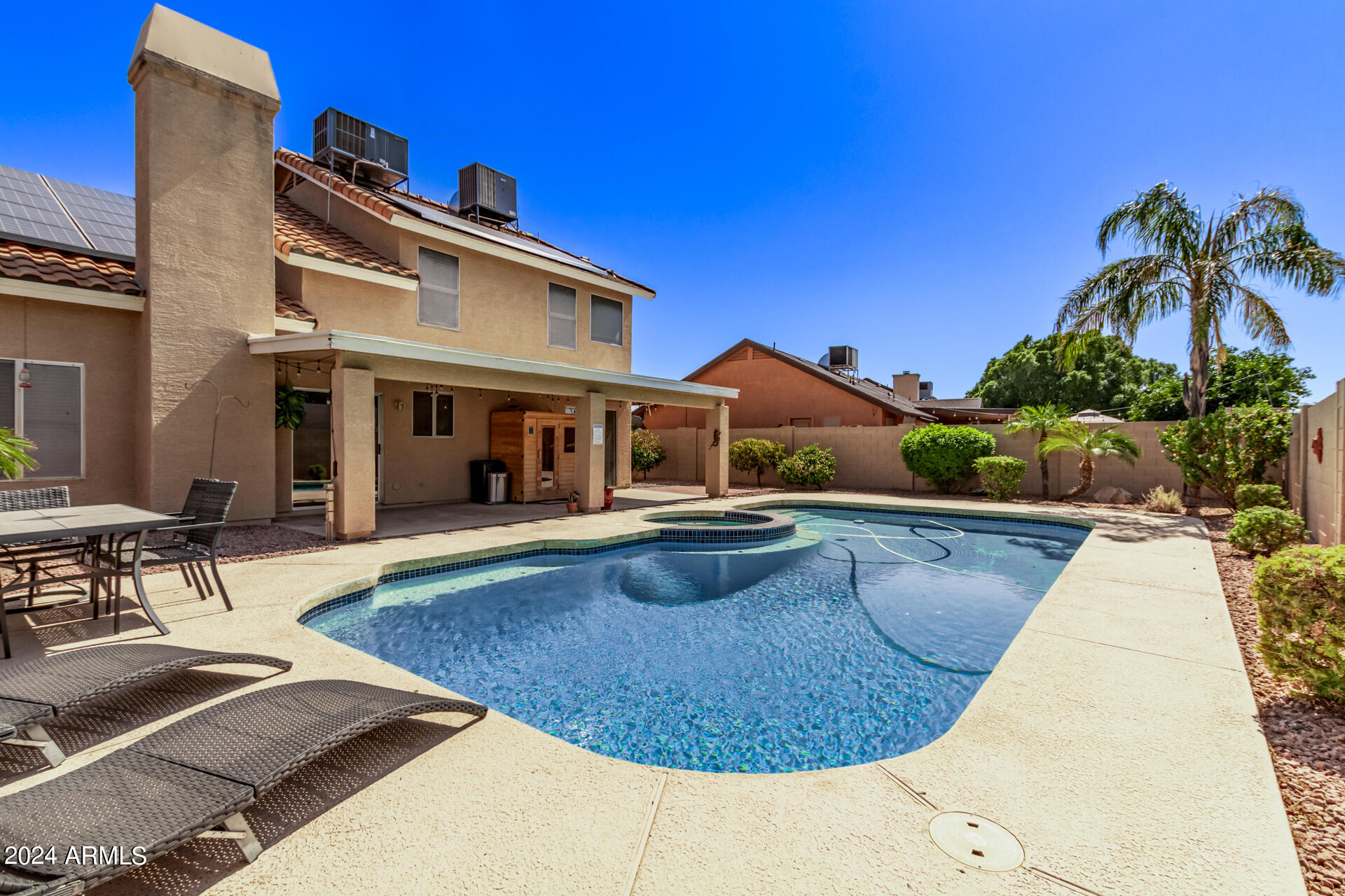 2726 N RICARDO --