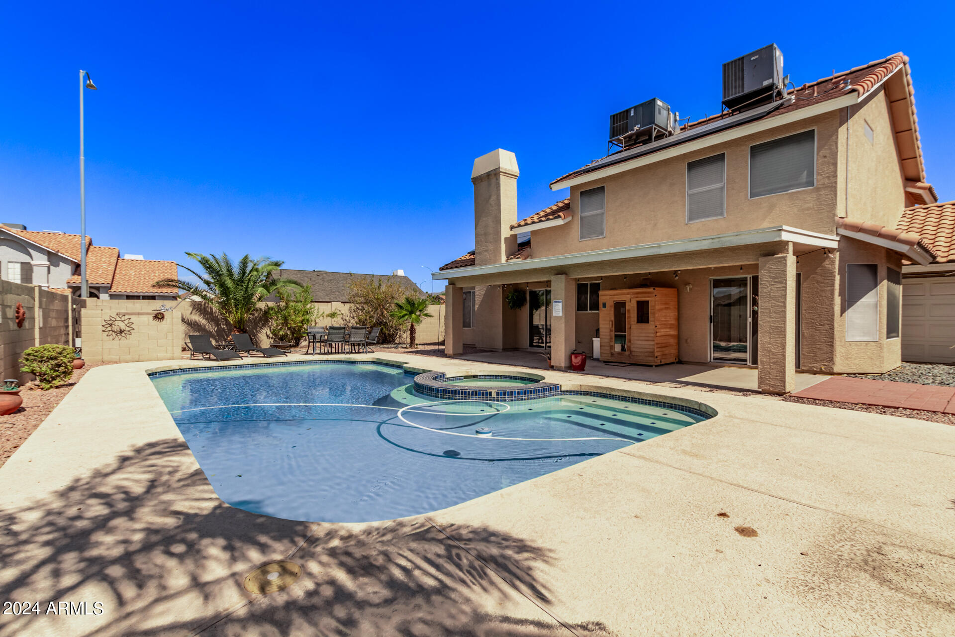 2726 N RICARDO --