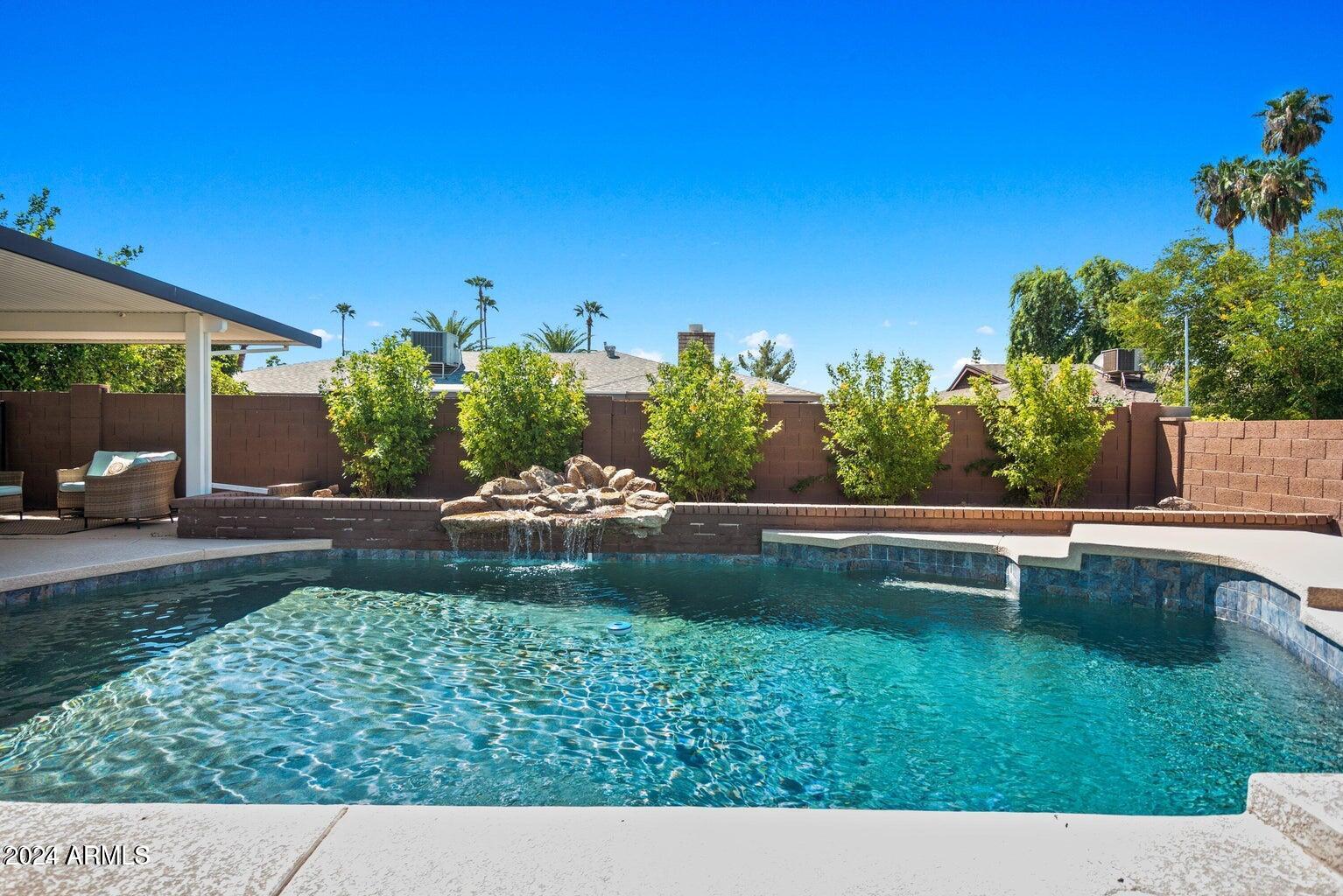 2449 E INGLEWOOD Street