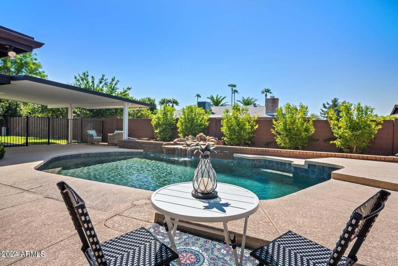 2449 E INGLEWOOD Street