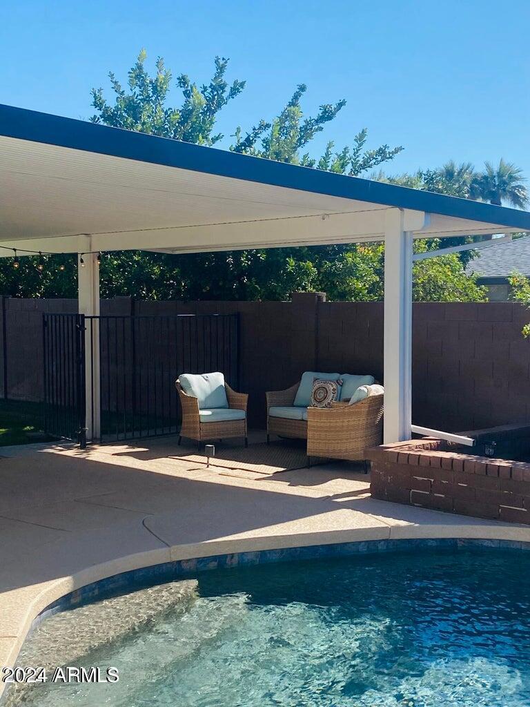 2449 E INGLEWOOD Street