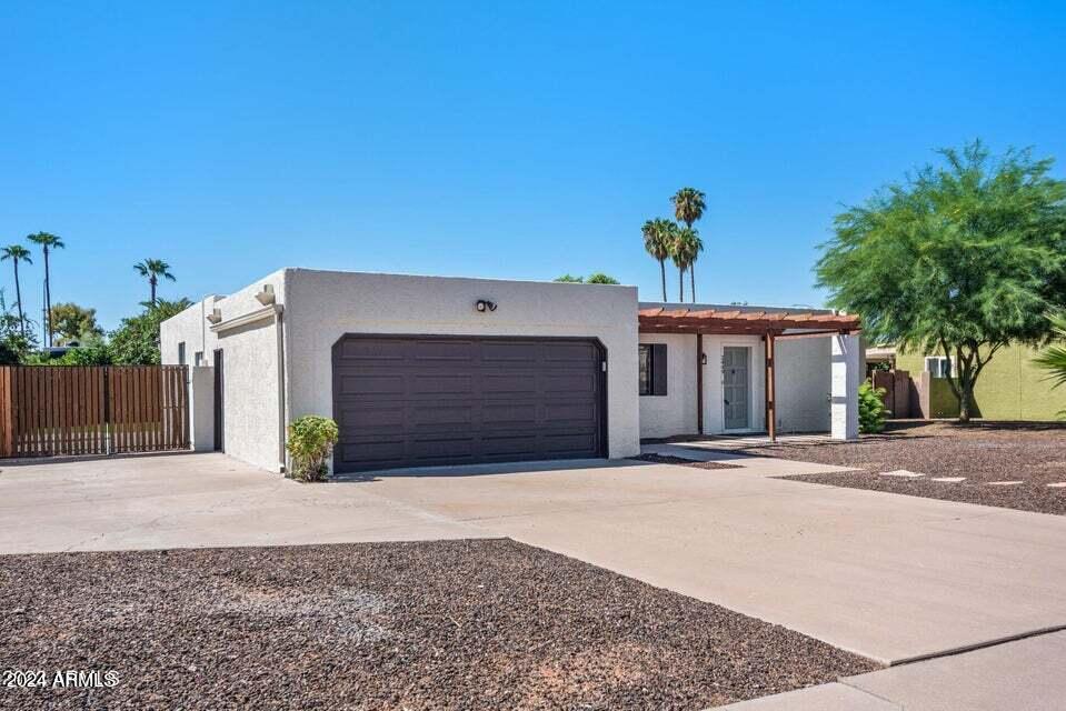 2449 E INGLEWOOD Street