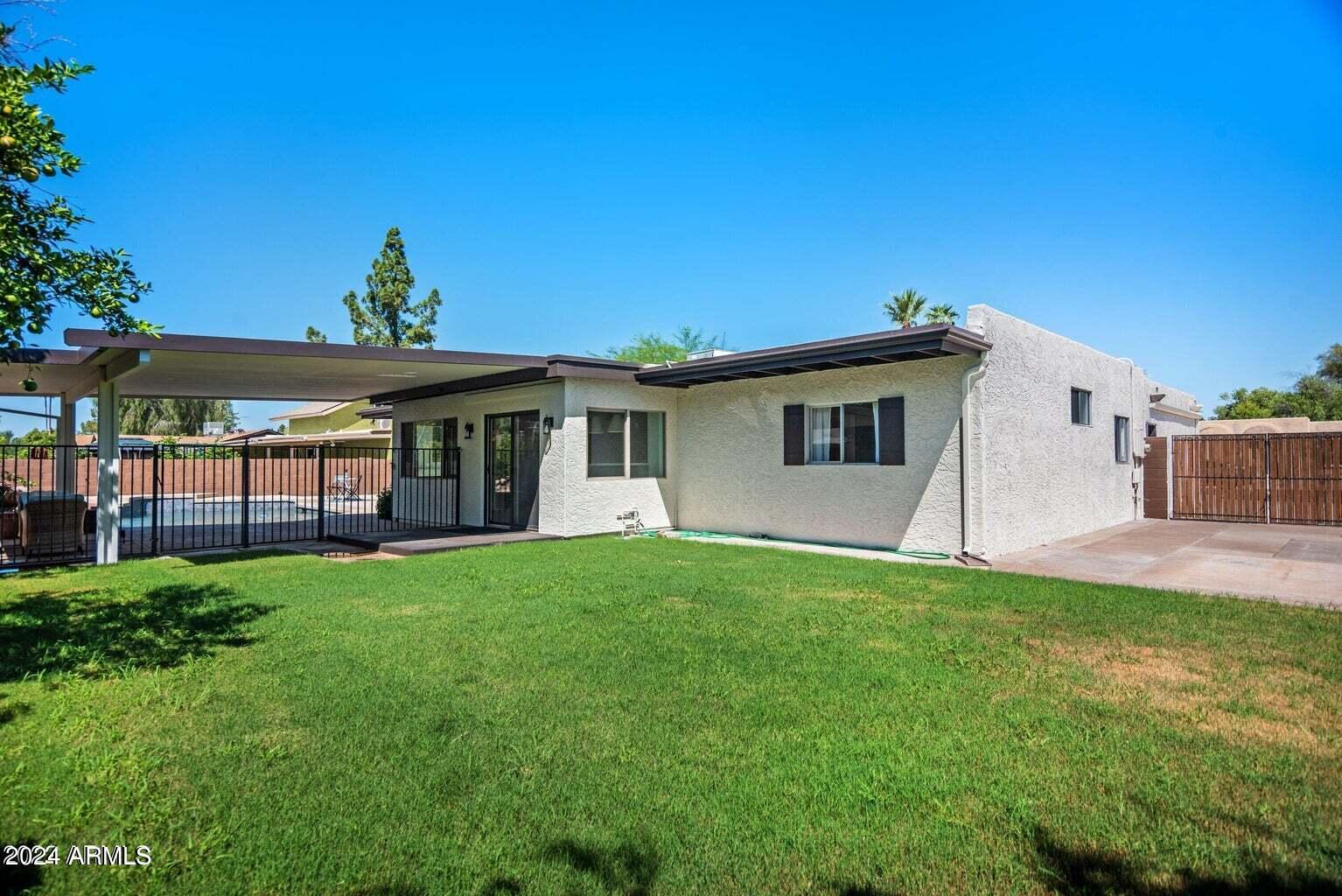 2449 E INGLEWOOD Street