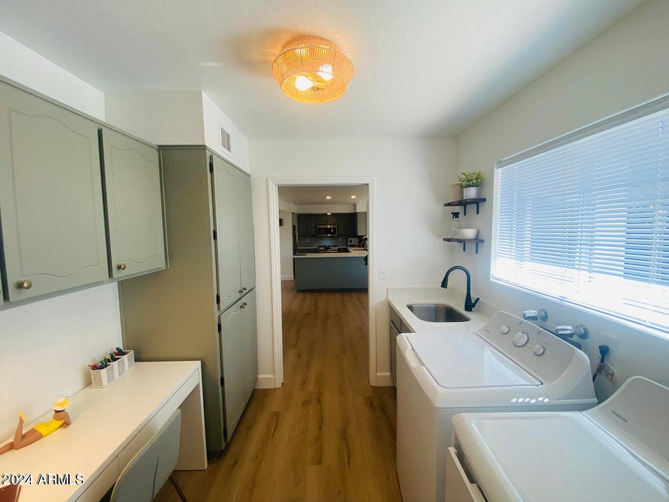 2449 E INGLEWOOD Street