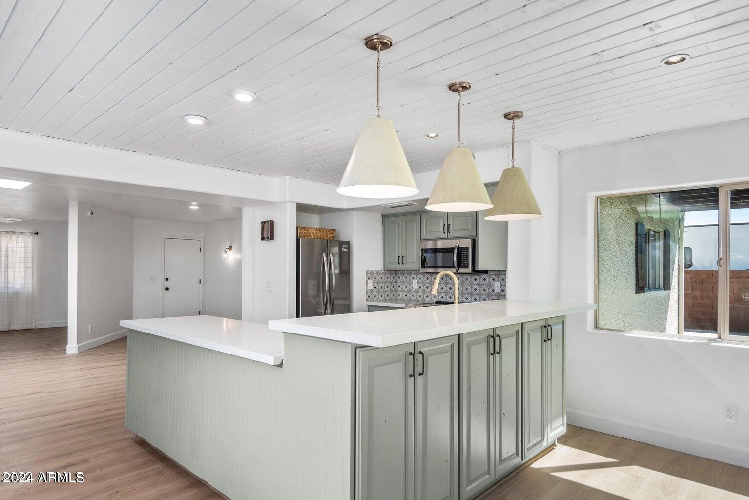 2449 E INGLEWOOD Street