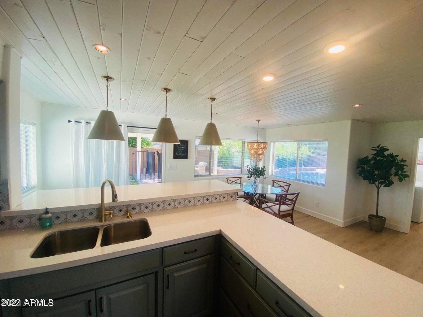 2449 E INGLEWOOD Street