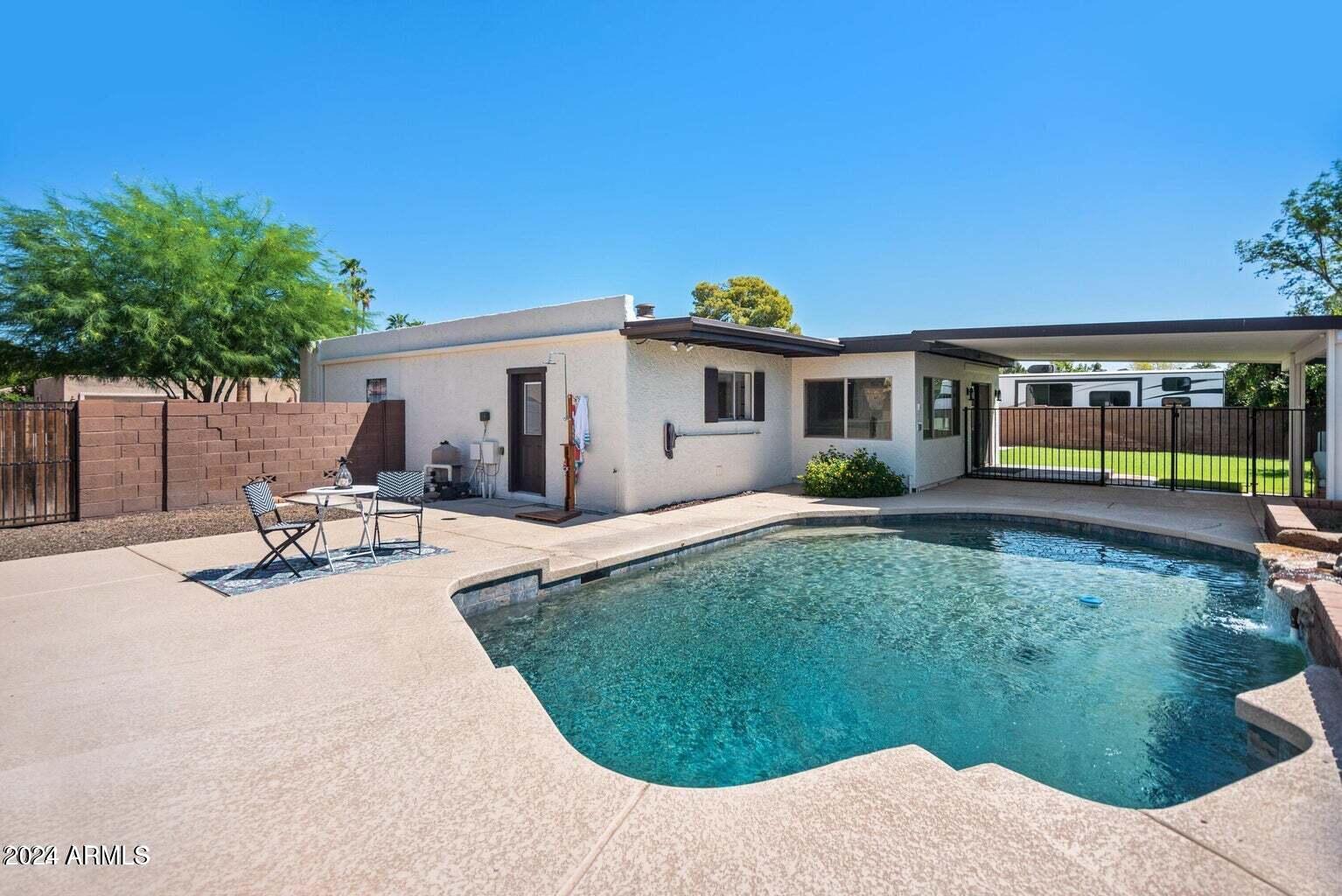 2449 E INGLEWOOD Street