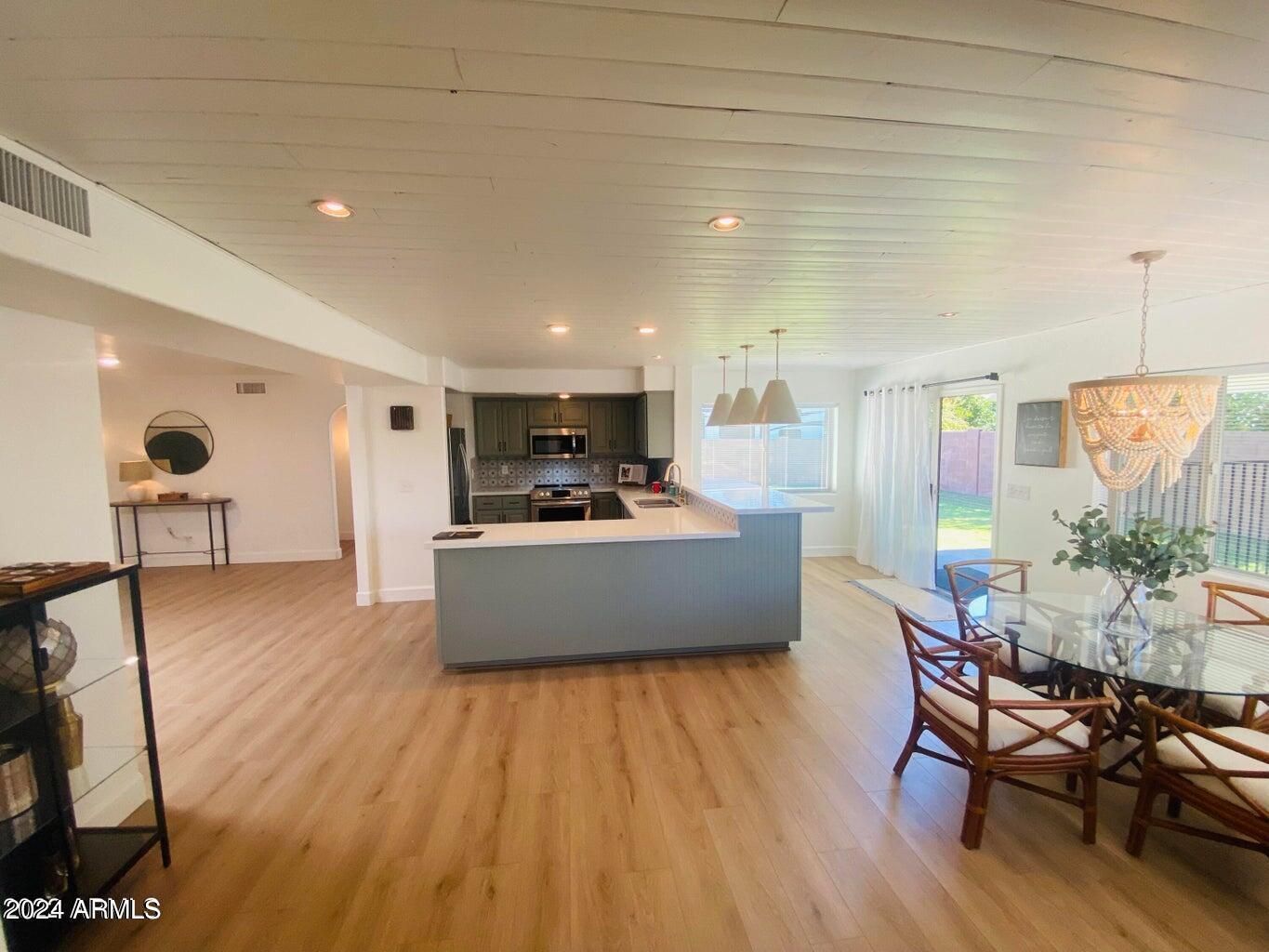 2449 E INGLEWOOD Street